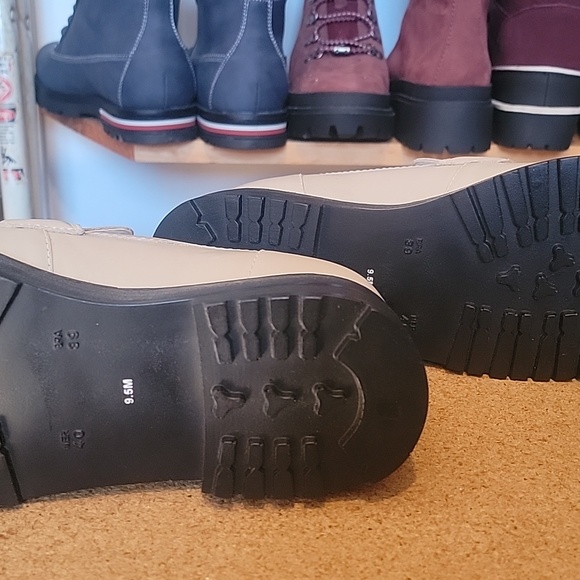 *new* womens beige color man- leather, size 9.5 chunky sole, loafer style shoe - Picture 3 of 4